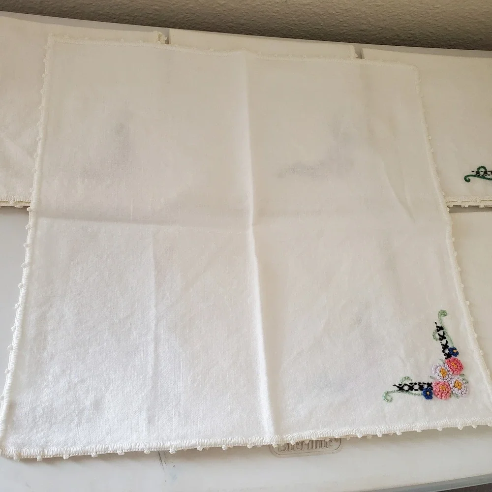 Vintage Hand Embroidered Linen Napkins and Runner Set Floral Lace Trim 7pc